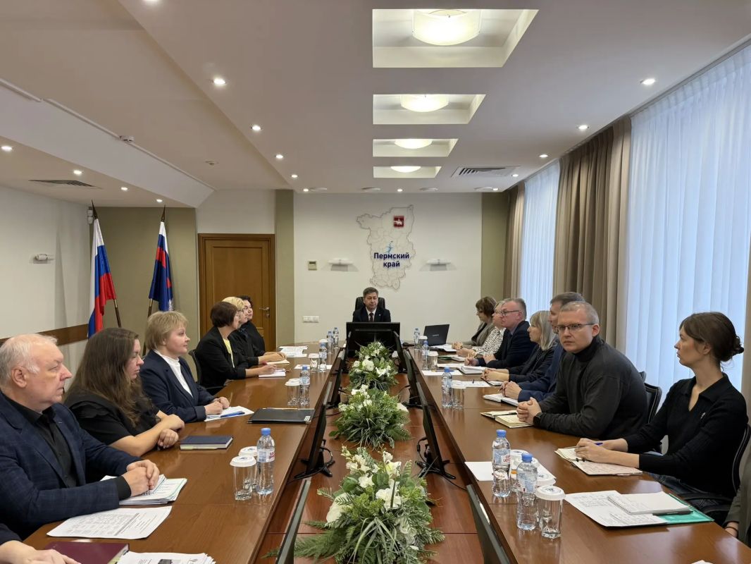 12 октября 2026 года руководитель УФК Пермскому краю Оловянников Д.А. провел еженедельное оперативное совещание с заместителями руководителя и начальниками отделов Управления