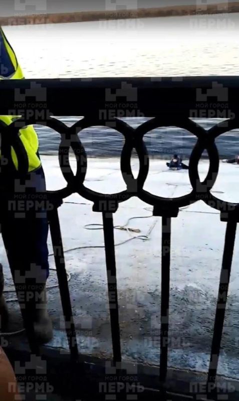 Сотрудник РЖД в командировке спас тонущего мальчика на Каме Сотрудник РЖД в командировке спас тонущего мальчика на Каме