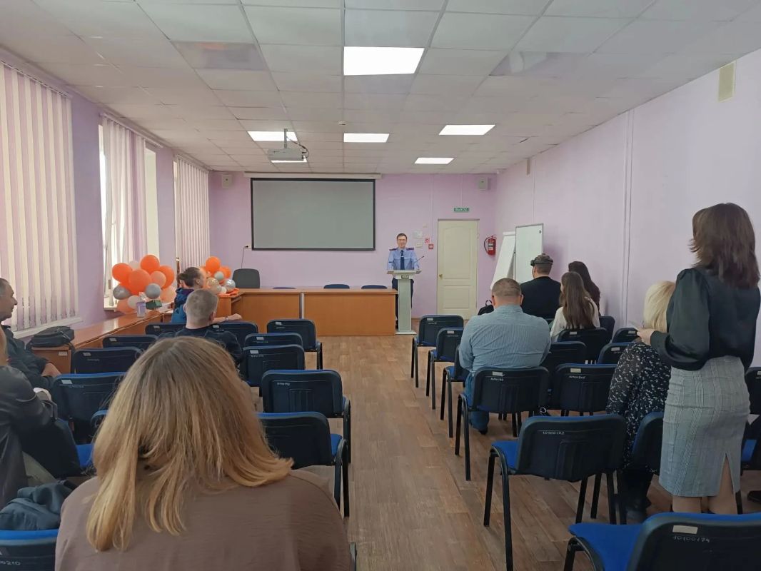 Сотрудник регионального СК России провел лекцию по профилактике киберпреступности среди несовершеннолетних Сотрудник регионального СК России провел лекцию по профилактике киберпреступности среди несовершеннолетних