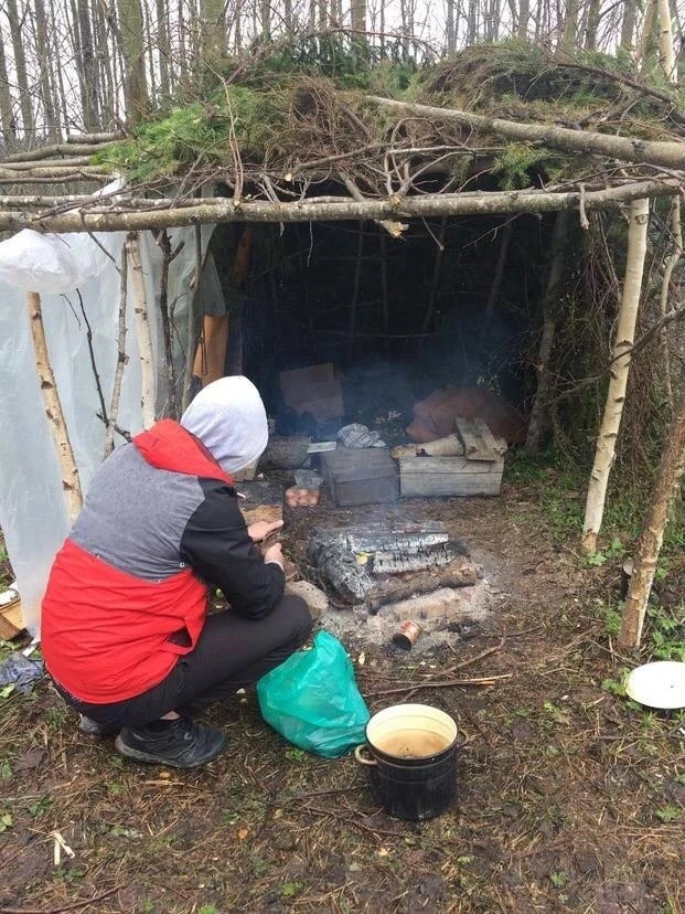 Мужчина месяц скрывался от сотрудников ФСИН в лесном шалаше в Пермском крае